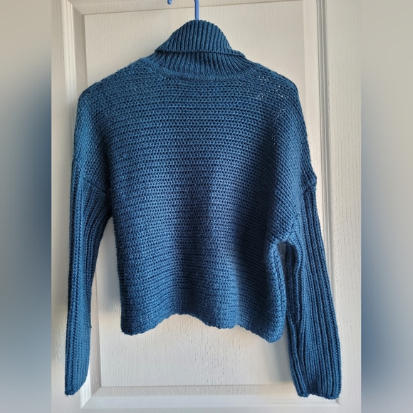 Noisy May Vera 3/4 high neck cropped sweater - Picture 2 of 3